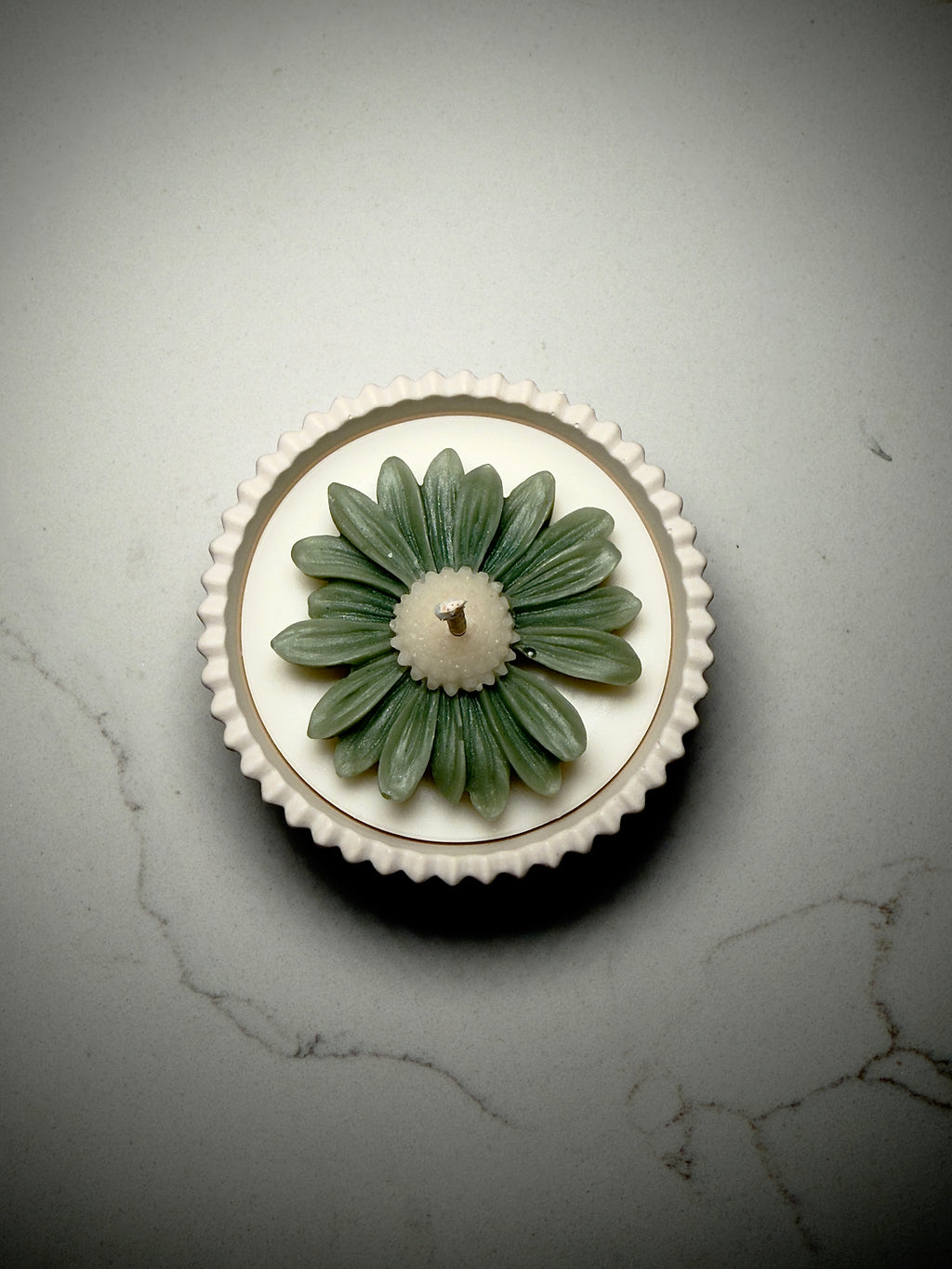 Handmade Jesmonite Jar - Natural | Organic Soy Candle | Sage Green Daisy