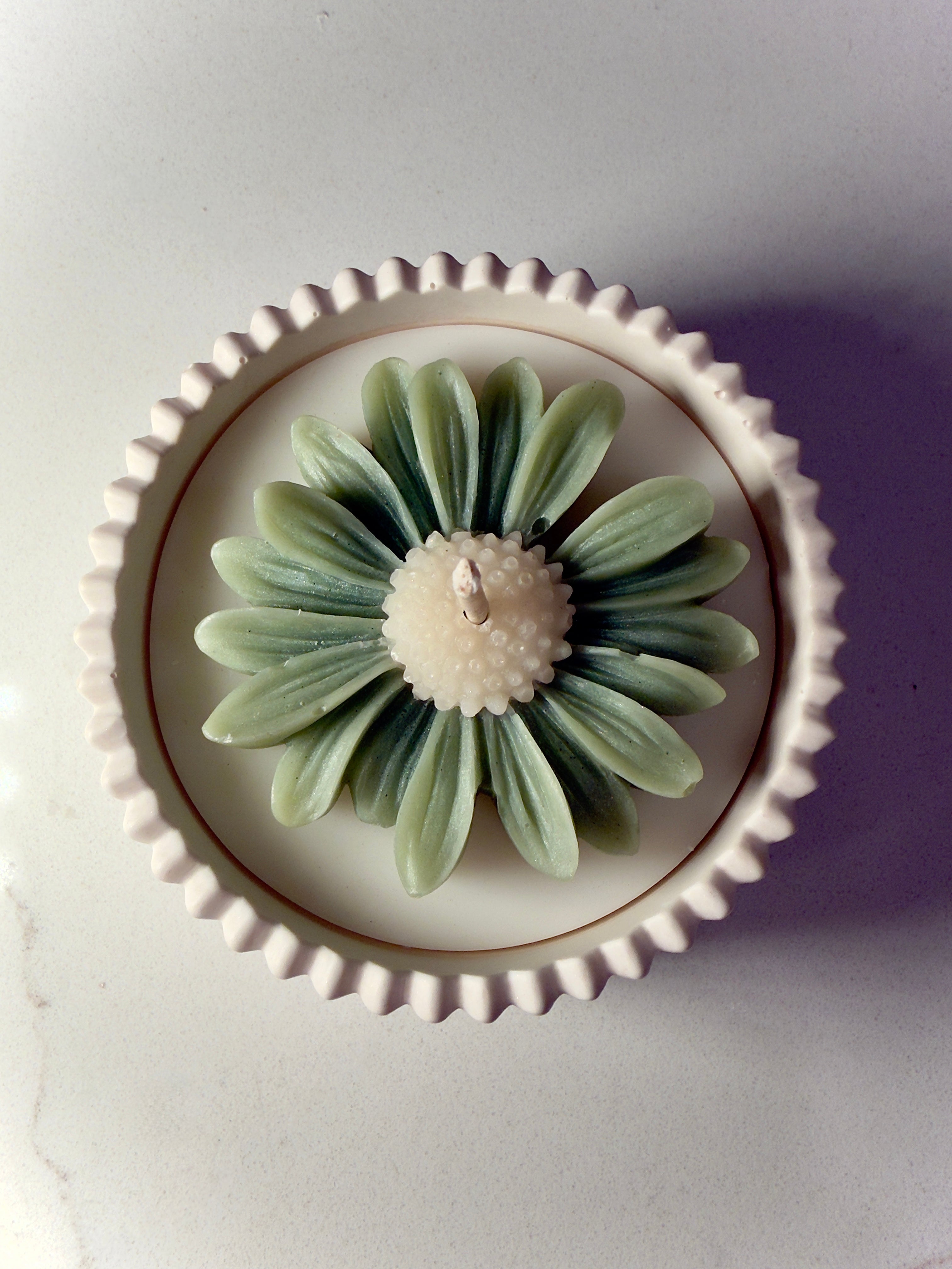 Handmade Jesmonite Jar - Natural | Organic Soy Candle | Sage Green Daisy