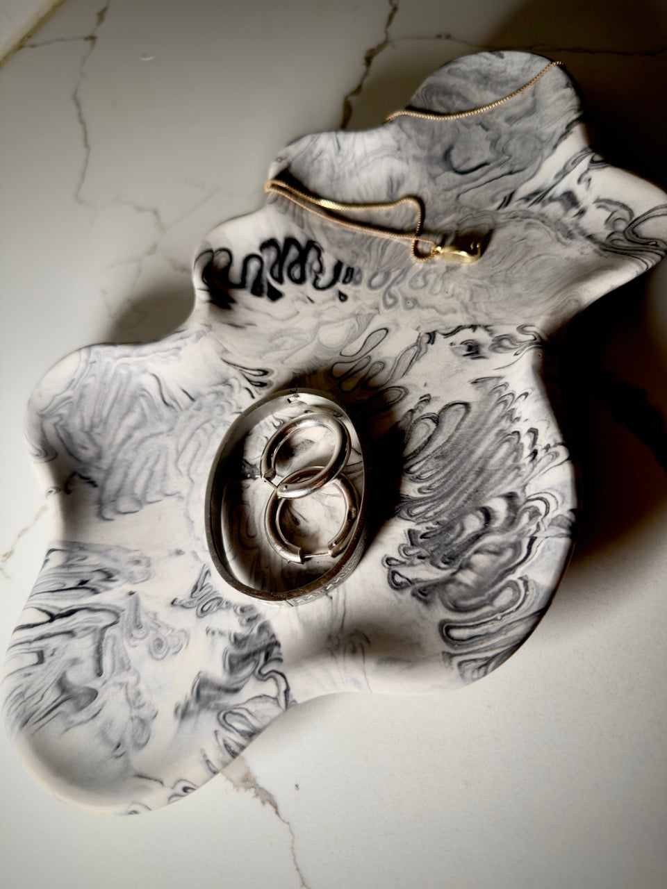 Black & White Marble Jesmonite Jewelry Tray
