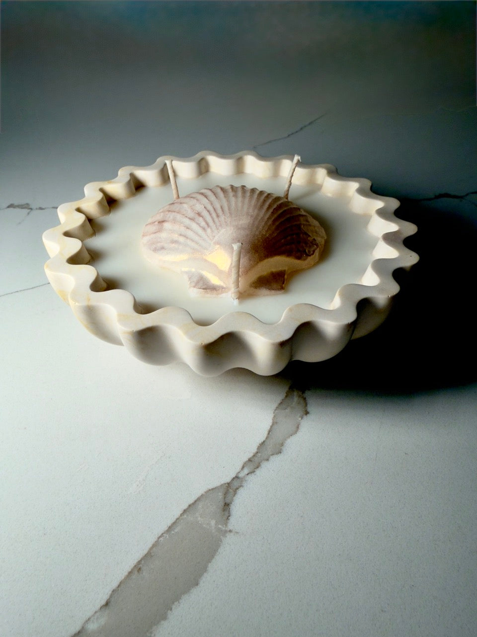 Handmade Scallop Shell Soy Candle in Jesmonite Vessel – Coastal Decor